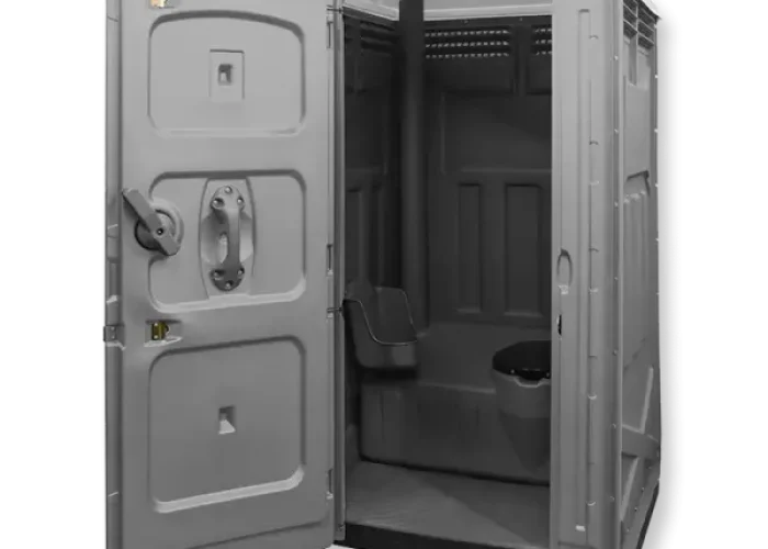 standard-portable-restroom-fresno standard-portable-restroom-fresno